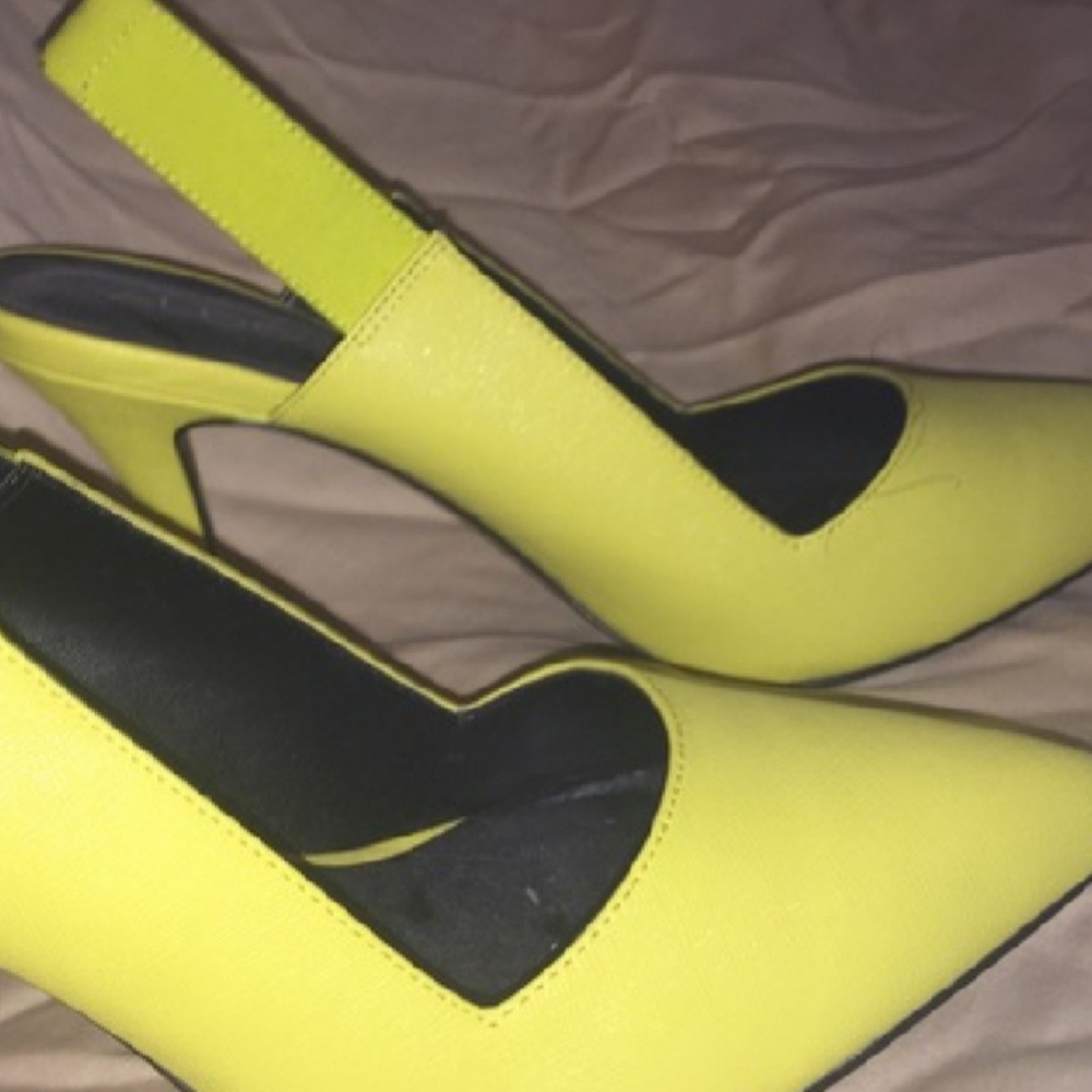 Neon sling back pumps